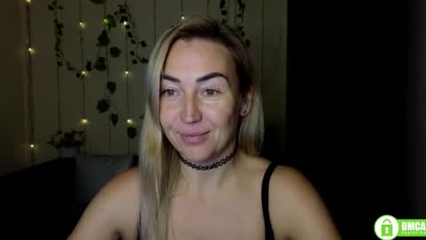 Snapshot of ay_kiss_jully chatting on October 19, 5:26 pm Jully online show from October 19, 5:26 pm