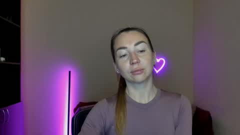Snapshot of ay_kiss_jully chatting on March 5, 6:23 am Jully online show from March 5, 6:23 am