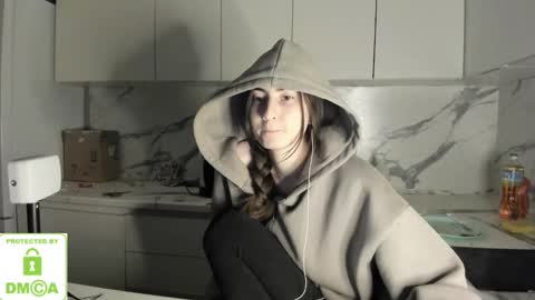 Ayesha online show from January 8, 4:44 pm