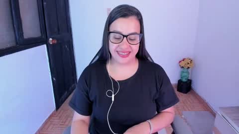 Snapshot of aylaislem chatting on February 2, 1:02 am SandyMODELINDEPENDIENT online show from February 2, 1:02 am