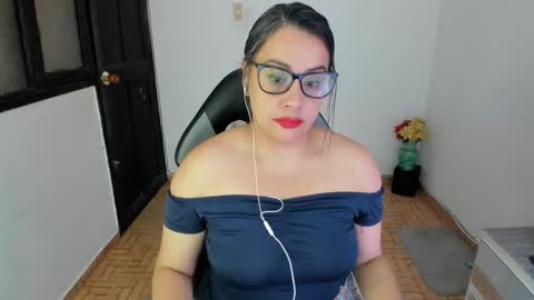 Snapshot of aylaislem chatting on March 5, 2:03 am SandyMODELINDEPENDIENT online show from March 5, 2:03 am