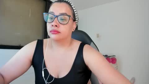 Snapshot of aylaislem chatting on February 19, 4:34 am SandyMODELINDEPENDIENT online show from February 19, 4:34 am