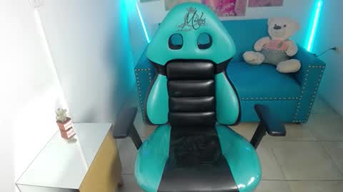 aylanny_m online show from November 27, 7:39 pm