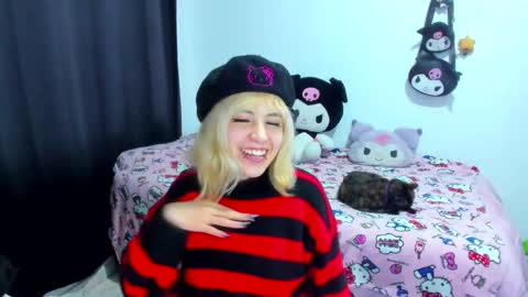 Azu Moure online show from October 25, 3:47 am