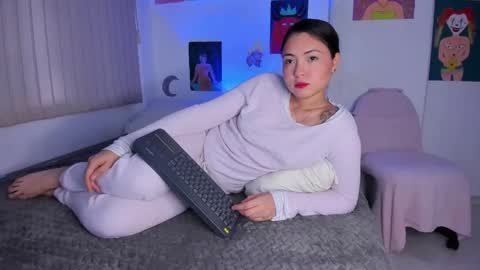 azumie online show from February 25, 6:01 pm