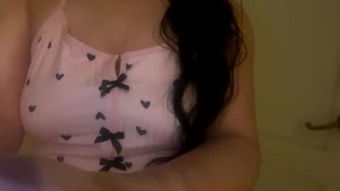 Snapshot of b8rb13 chatting on February 21, 9:34 am b8rb13 online show from February 21, 9:34 am