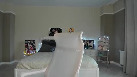 Snapshot of bab_boom chatting on September 24, 12:53 am Monica online show from September 24, 12:53 am