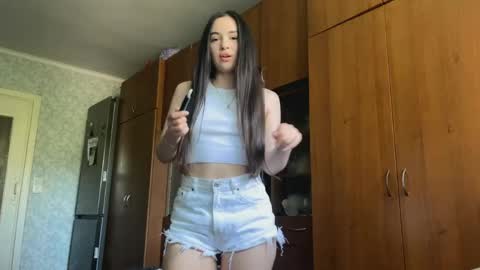 Caroline online show from May 26, 10:14 am