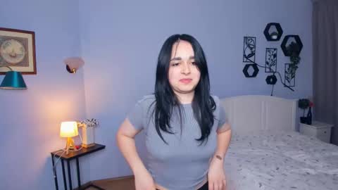 Snapshot of babe_on_fire chatting on October 4, 8:31 am Alice online show from October 4, 8:31 am