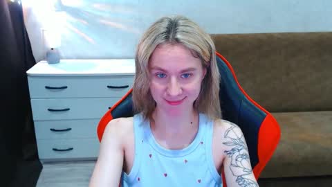 baby_kitte online show from November 2, 7:12 am