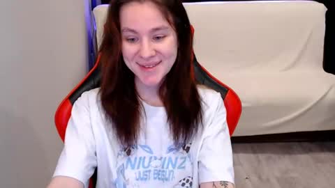 baby_kitte online show from December 19, 3:29 am