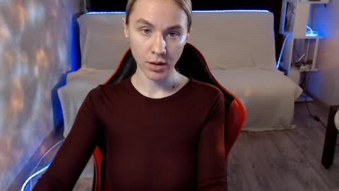 baby_kitte online show from April 13, 3:19 am