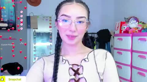 lily online show from October 20, 10:40 am