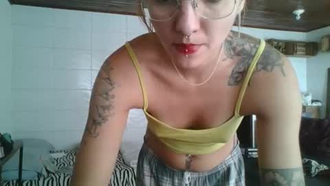 babydemon6 online show from May 4, 2:43 pm