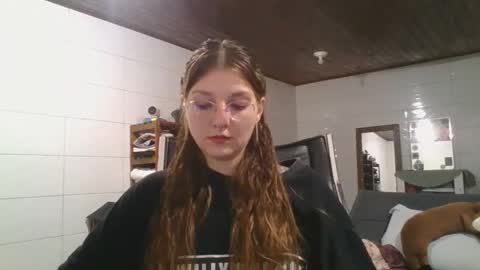 babydemon6 online show from May 9, 10:34 pm