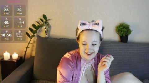 Babyhotgirlq online show from April 10, 8:20 am