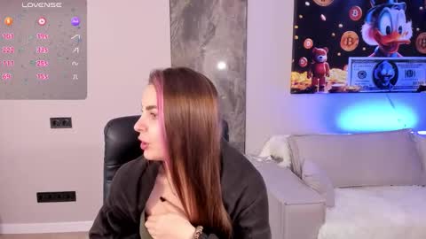 Snapshot of babyy_doll chatting on December 10, 8:08 am JOIN FAN CLUB TO GET MY CONTENT FOR FREE online show from December 10, 8:08 am