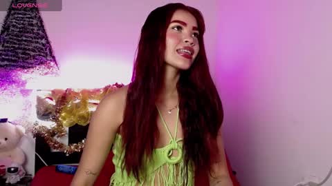 Snapshot of bad_girl_2003 chatting on December 26, 11:35 pm Angeles online show from December 26, 11:35 pm