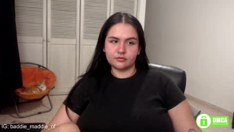 Snapshot of baddie_maddie_ chatting on September 22, 9:52 am want custom text me through my snap 3 online show from September 22, 9:52 am