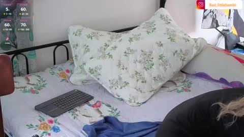 Snapshot of badlilbambi chatting on October 4, 5:13 am badlilbambi online show from October 4, 5:13 am