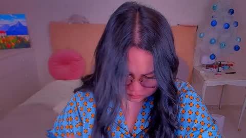 Snapshot of barbara_bb chatting on December 18, 8:03 pm Barbie Kim online show from December 18, 8:03 pm