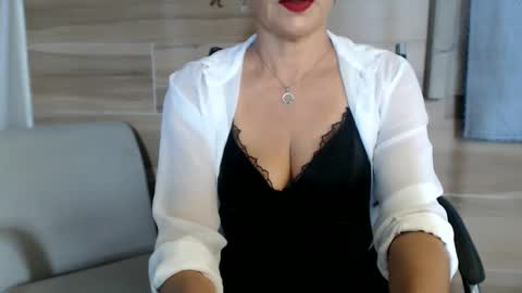 BARBARA DOMME online show from November 17, 3:35 pm