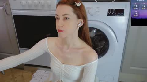 Amina online show from December 2, 11:45 am