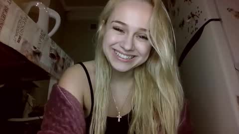 barbie___girl online show from February 6, 8:01 pm