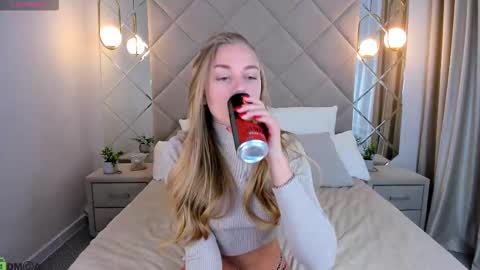 Snapshot of barbie_lis chatting on September 30, 11:42 pm LisGTM2 Mon-Thu Sat 0100am-0700am online show from September 30, 11:42 pm