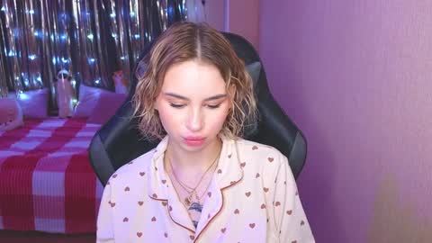Snapshot of barbieee_doll chatting on February 5, 8:25 pm Eva online show from February 5, 8:25 pm