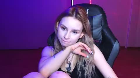 Snapshot of barbieee_doll chatting on February 28, 9:44 pm Eva online show from February 28, 9:44 pm