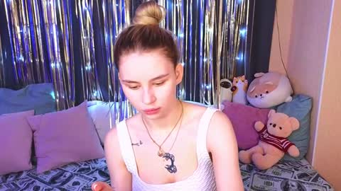 Snapshot of barbieee_doll chatting on December 16, 9:20 pm Eva online show from December 16, 9:20 pm