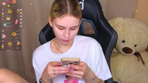 Snapshot of barbieee_doll chatting on September 24, 6:51 pm Eva online show from September 24, 6:51 pm