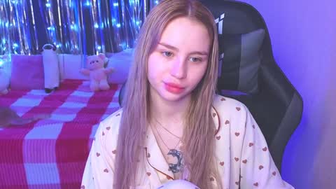 Snapshot of barbieee_doll chatting on December 30, 8:10 am Eva online show from December 30, 8:10 am