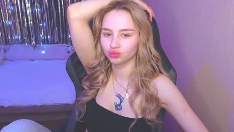 Snapshot of barbieee_doll chatting on January 9, 10:20 am Eva online show from January 9, 10:20 am