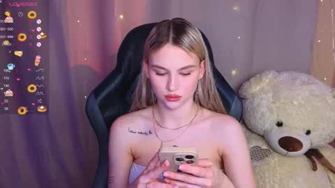 Snapshot of barbieee_doll chatting on September 17, 12:47 pm Eva online show from September 17, 12:47 pm