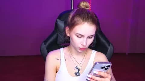 Snapshot of barbieee_doll chatting on March 4, 1:17 pm Eva online show from March 4, 1:17 pm