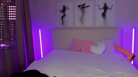  Emma online show from February 19, 8:31 pm