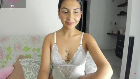 Snapshot of bby_salome_ chatting on January 29, 5:19 am salom online show from January 29, 5:19 am
