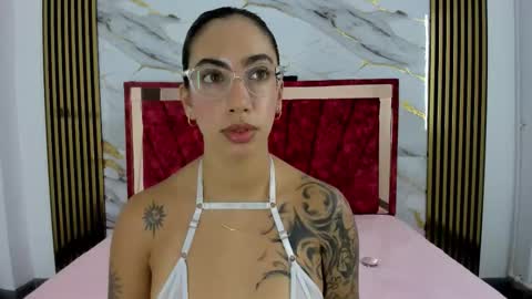 daniela villamizar online show from December 4, 2:41 pm