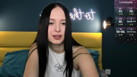 Snapshot of beatricereeves chatting on January 30, 1:33 am Beatrice 3 online show from January 30, 1:33 am