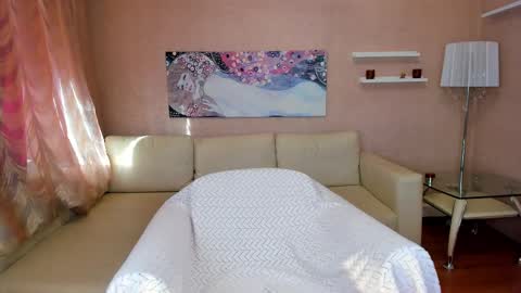 Snapshot of beaute_fatale chatting on September 24, 5:28 am Chloe - Follow me on Fansly online show from September 24, 5:28 am