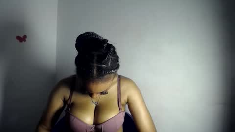 moanna online show from March 3, 8:15 pm