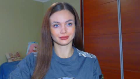 Snapshot of beauty_fruity chatting on March 9, 8:51 am Maria online show from March 9, 8:51 am