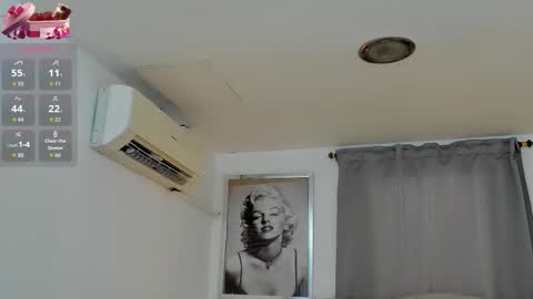 Ariana Reyes online show from February 6, 12:30 pm