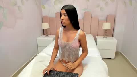 Snapshot of beautydoll__ chatting on October 8, 10:52 am Lucy online show from October 8, 10:52 am
