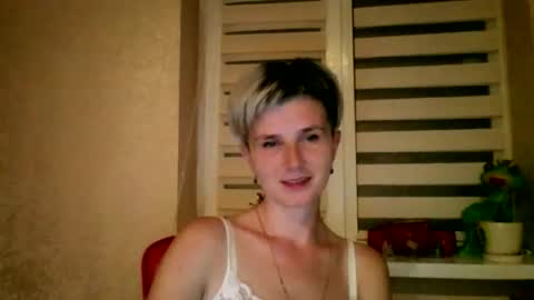 Snapshot of beautyksenia chatting on October 9, 7:29 pm BeautyKsenia online show from October 9, 7:29 pm