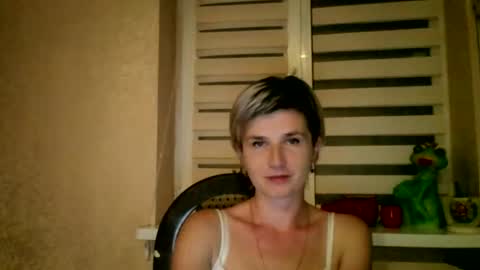 Snapshot of beautyksenia chatting on September 22, 6:39 pm BeautyKsenia online show from September 22, 6:39 pm