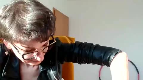 Raluca online show from March 8, 2:32 pm