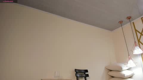 Becca online show from April 8, 7:16 pm